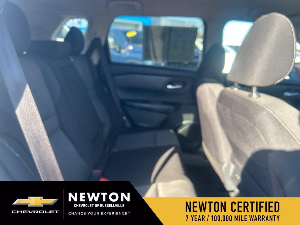 Used 2025 Nissan Rogue SV FWD image 25