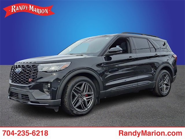 Used 2025 Ford Explorer ST image 1