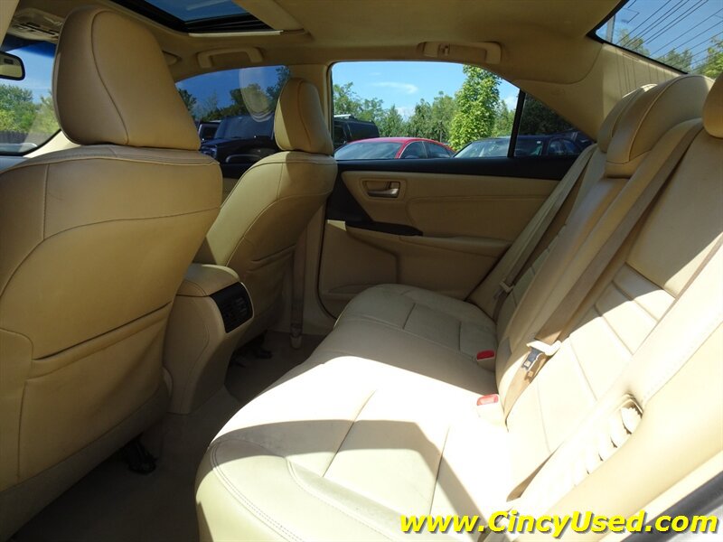 Used 2017 Toyota Camry XLE w/ Moonroof Package FWD image 13
