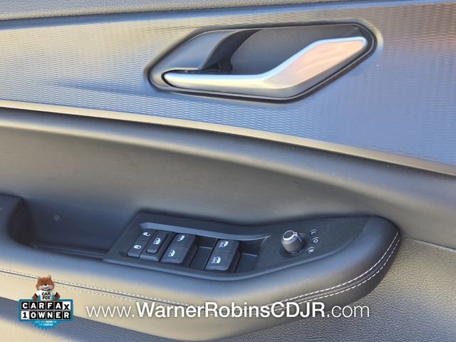 Used 2025 Jeep Grand Cherokee Laredo X w/ Luxury Tech Group I image 31