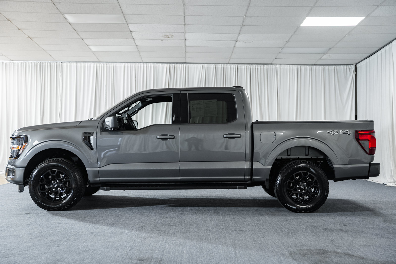 Used 2024 Ford F150 XLT w/ XLT Black Appearance Package AWD/4WD image 5