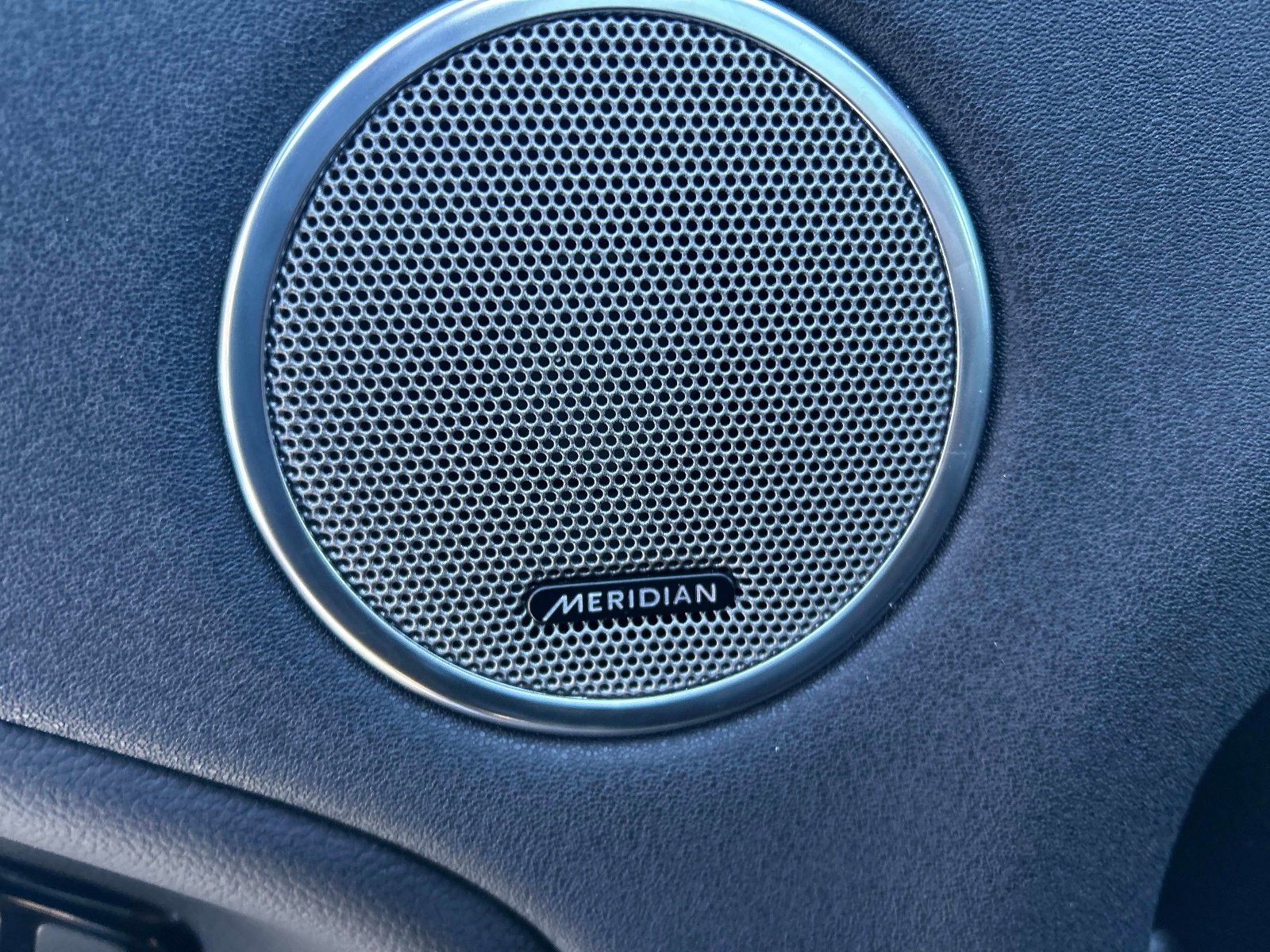 Used 2019 Land Rover Range Rover Evoque SE Premium image 21