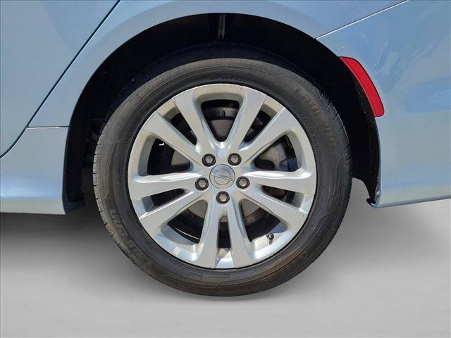 Used 2015 Chrysler 200 Limited w/ Convenience Group FWD image 23
