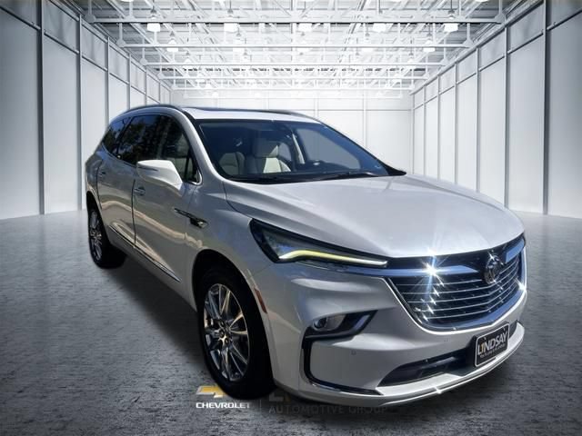 Certified 2023 Buick Enclave Essence w/ Experience Buick Package AWD/4WD image 3