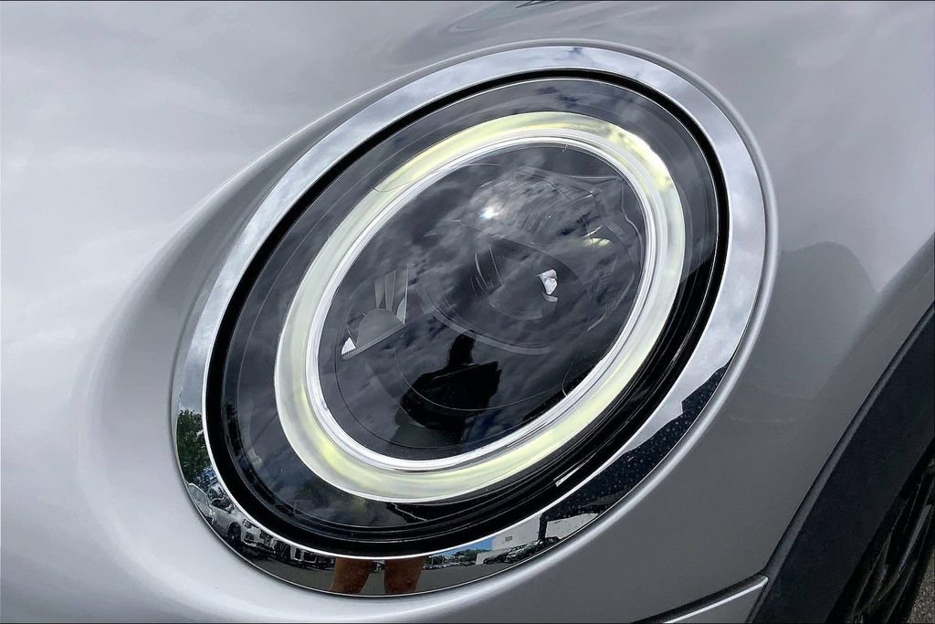 Used 2024 MINI Cooper 4-Door Hardtop FWD image 26