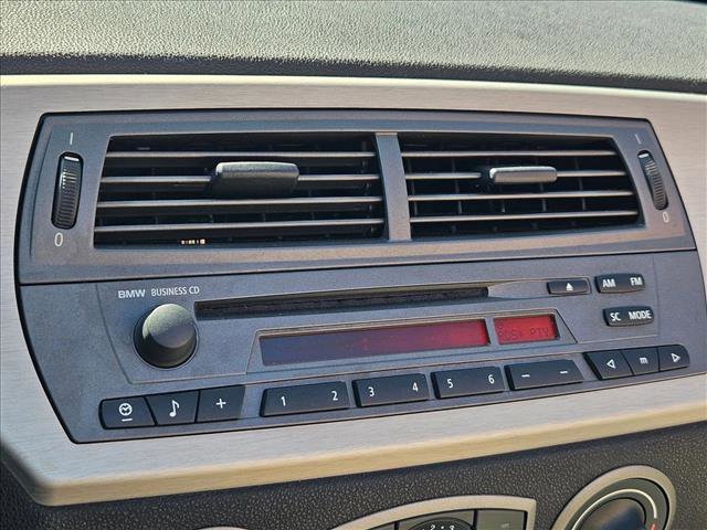 Used 2004 BMW Z4 2.5i image 8