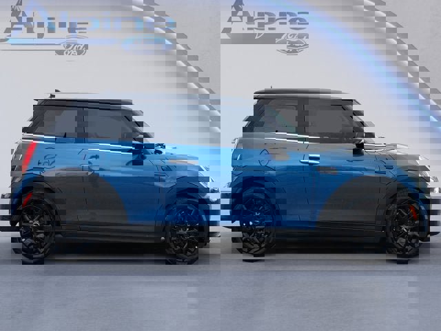 Used 2024 MINI Cooper 2-Door Hardtop w/ Signature Upholstery Package image 6