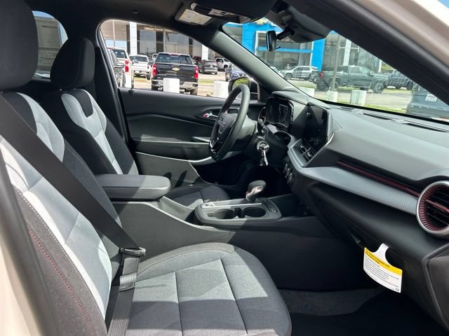 New 2026 Chevrolet Trax RS w/ Sunroof Package FWD image 30