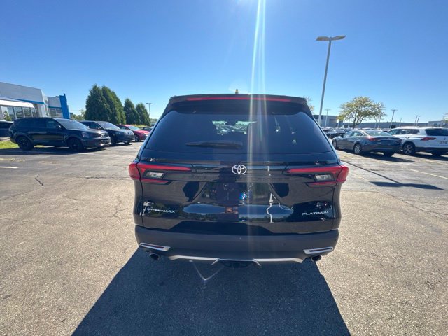 Used 2024 Toyota Grand Highlander AWD Hybrid image 11