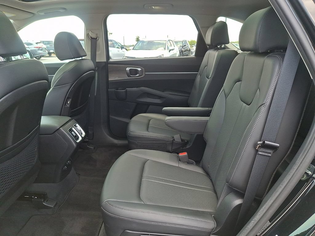Certified 2023 Kia Sorento X-Line EX AWD/4WD image 10