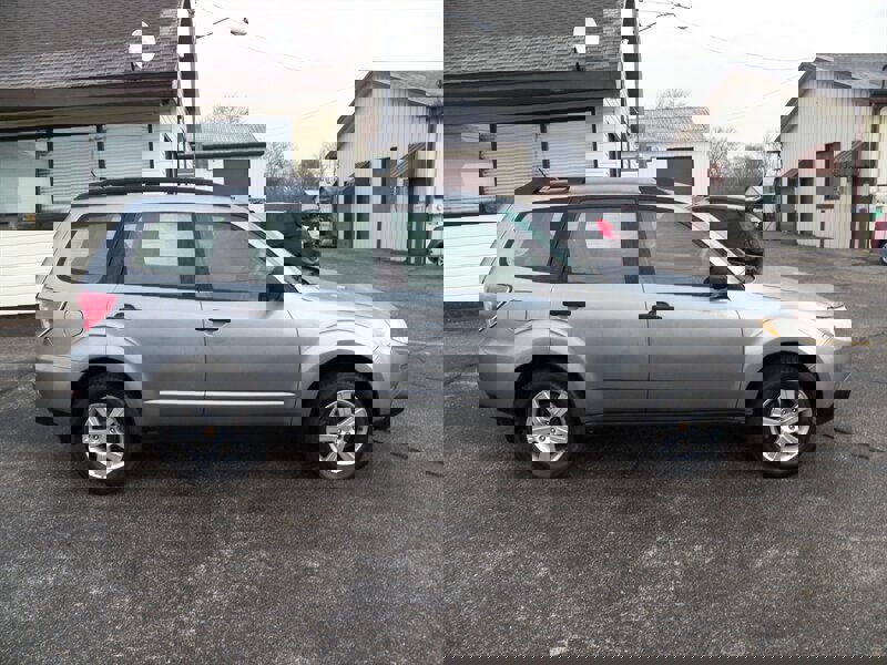 Used 2011 Subaru Forester 2.5X w/ Popular Equipment Group 1A image 2