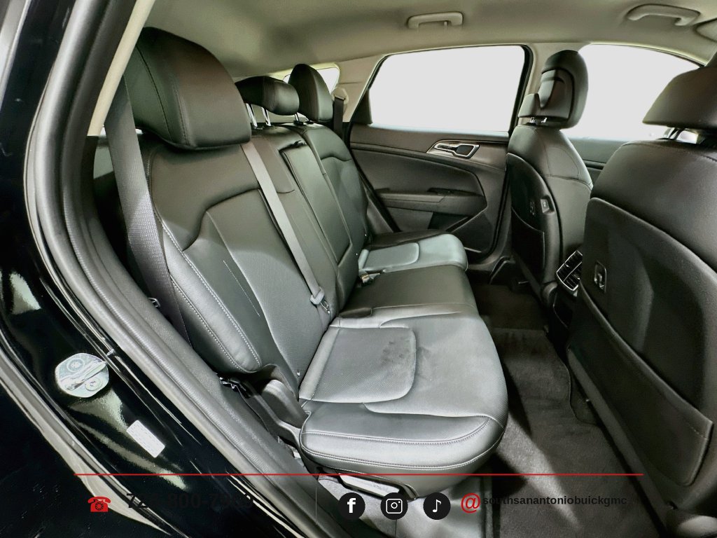Used 2025 Kia Sportage EX FWD image 28