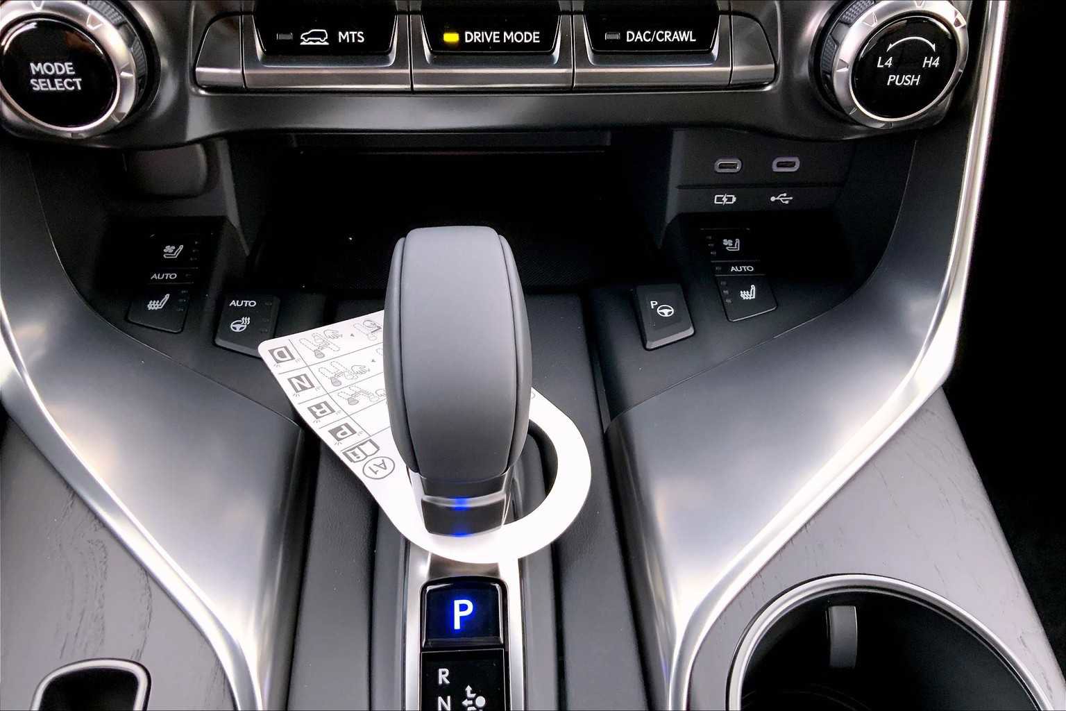 New 2025 Lexus LX 700h Luxury image 19