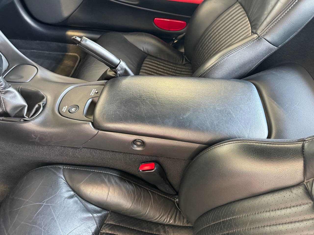 Used 2004 Chevrolet Corvette Z06 w/ Z06 Preferred Equipment Group image 17