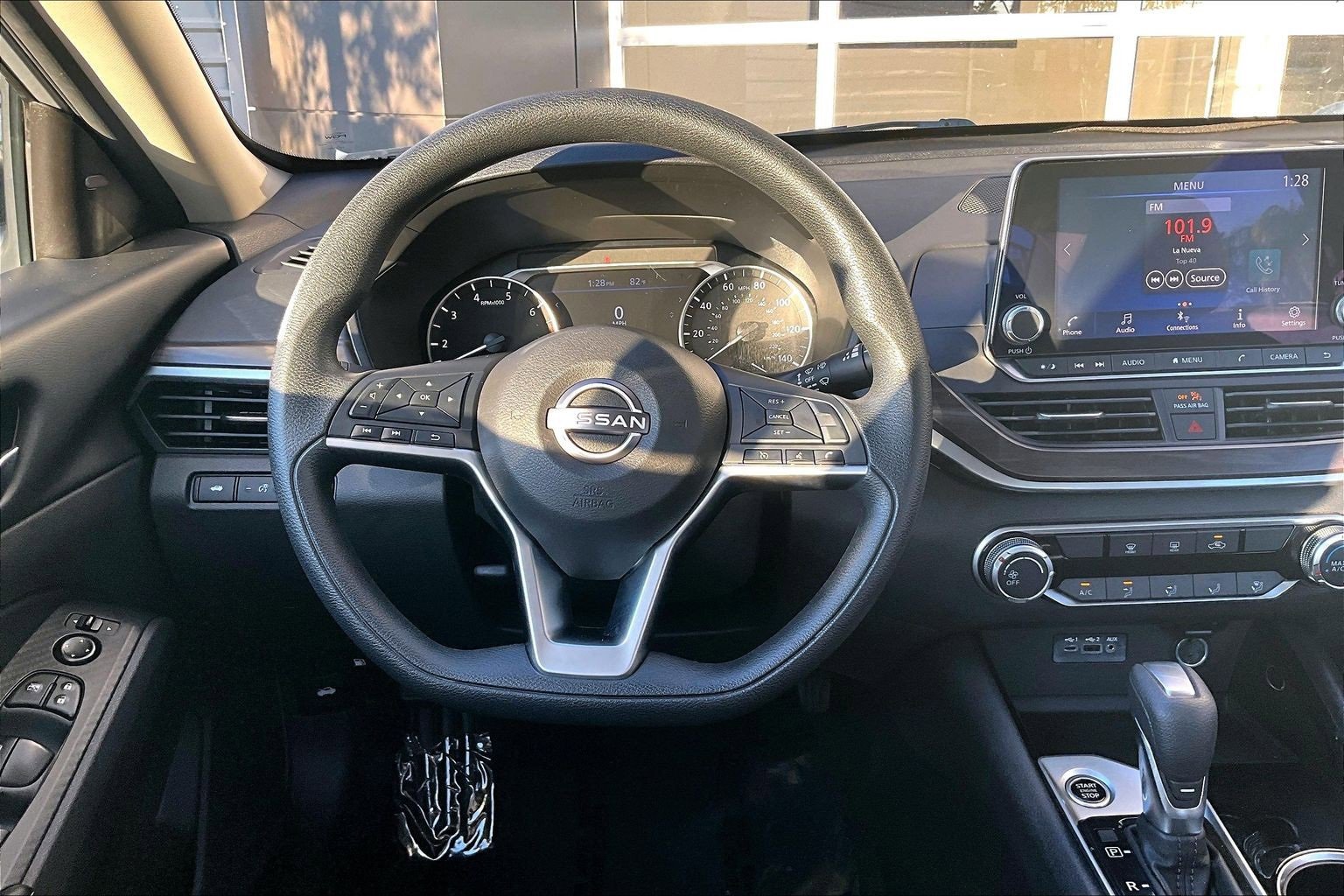 Used 2024 Nissan Altima 2.5 SV image 5