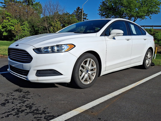 Used 2014 Ford Fusion SE FWD image 2