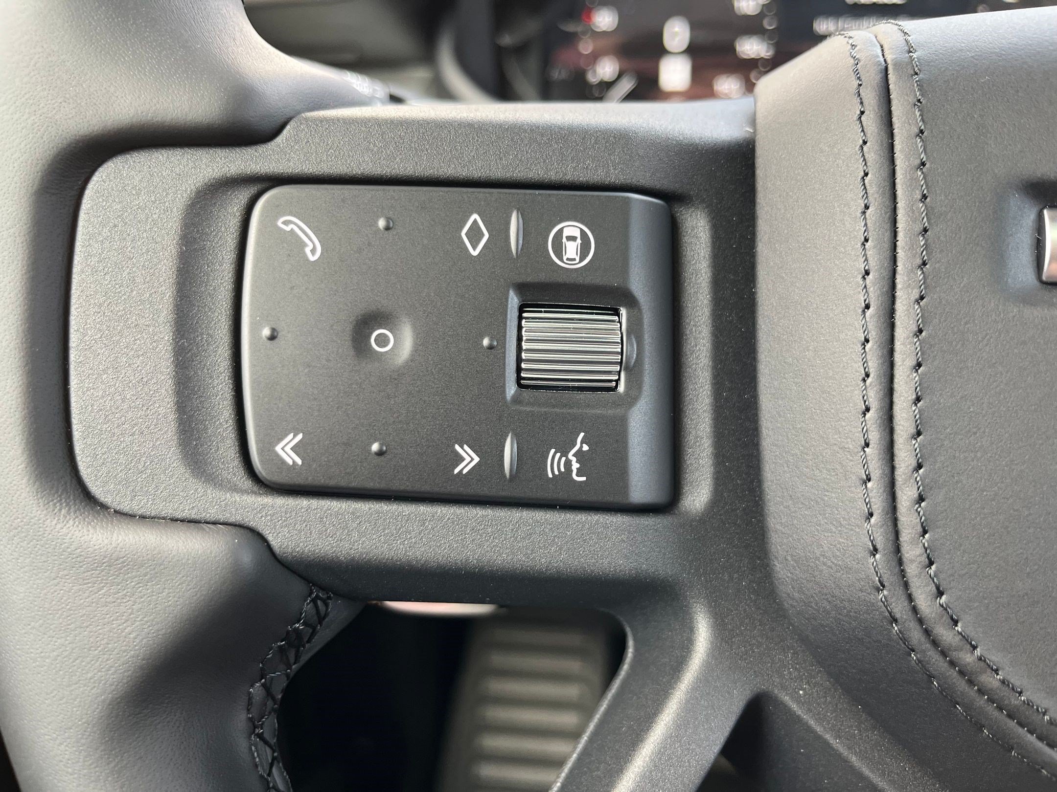 New 2026 Land Rover Defender 110 V8 AWD/4WD image 15