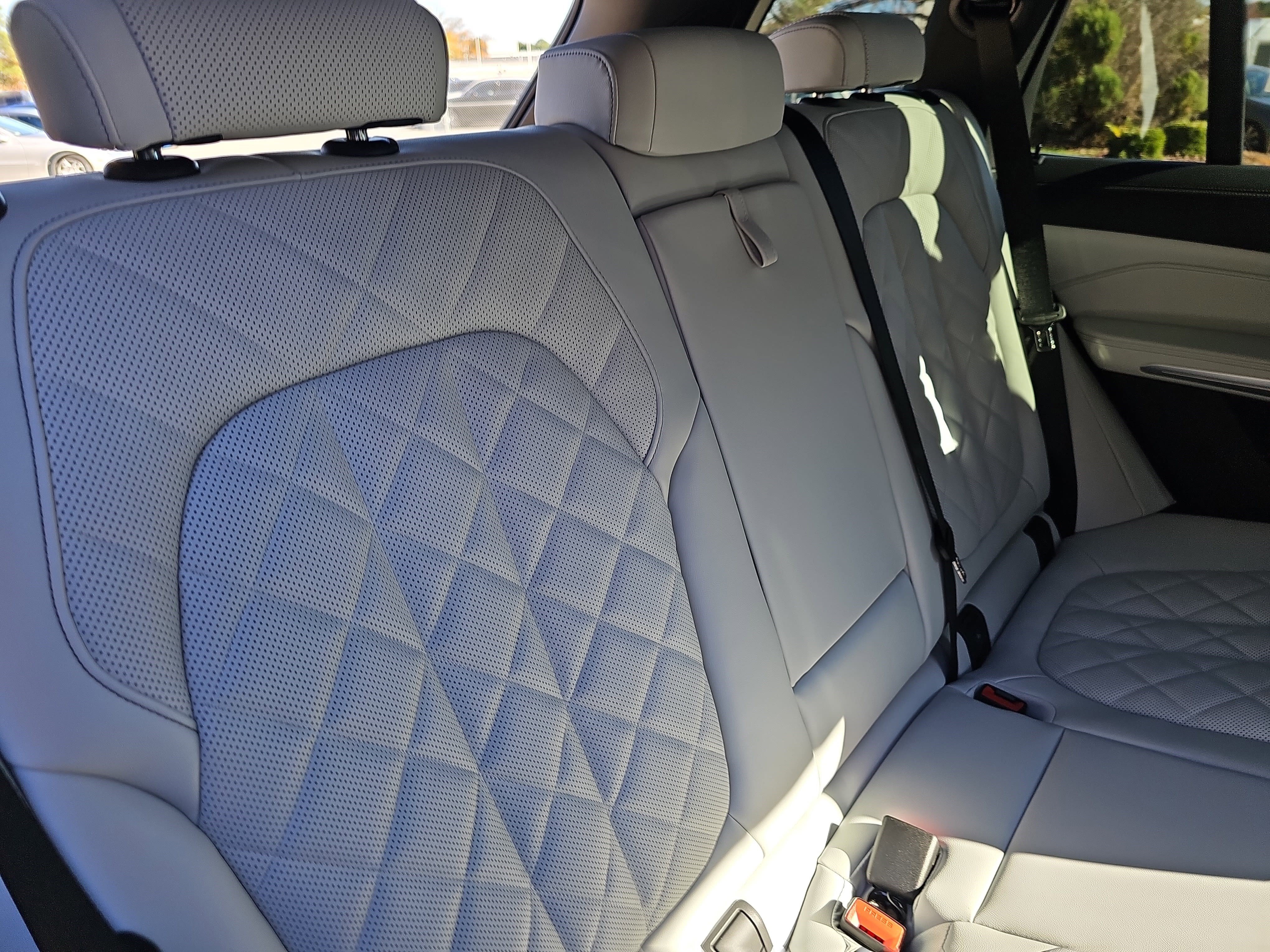 New 2026 BMW X5 xDrive50e w/ Climate Comfort Package image 12