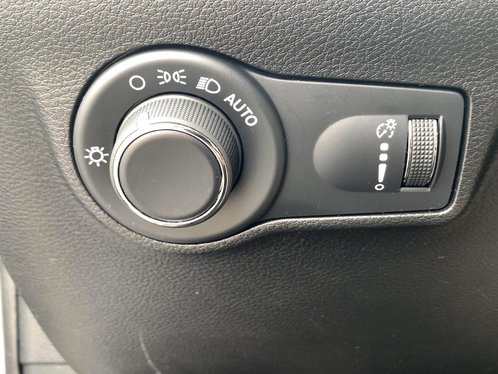 Used 2024 Jeep Compass Sport image 12