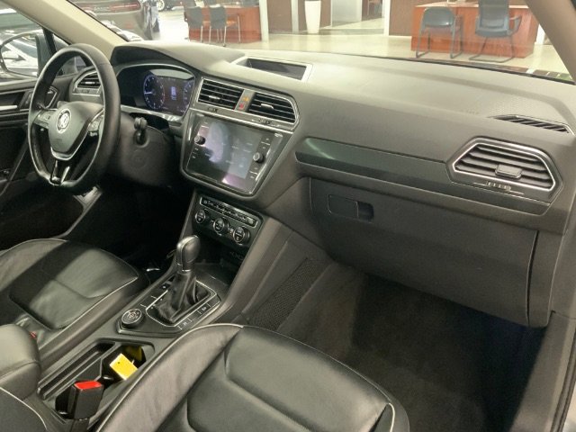 Used 2019 Volkswagen Tiguan SEL Premium image 10