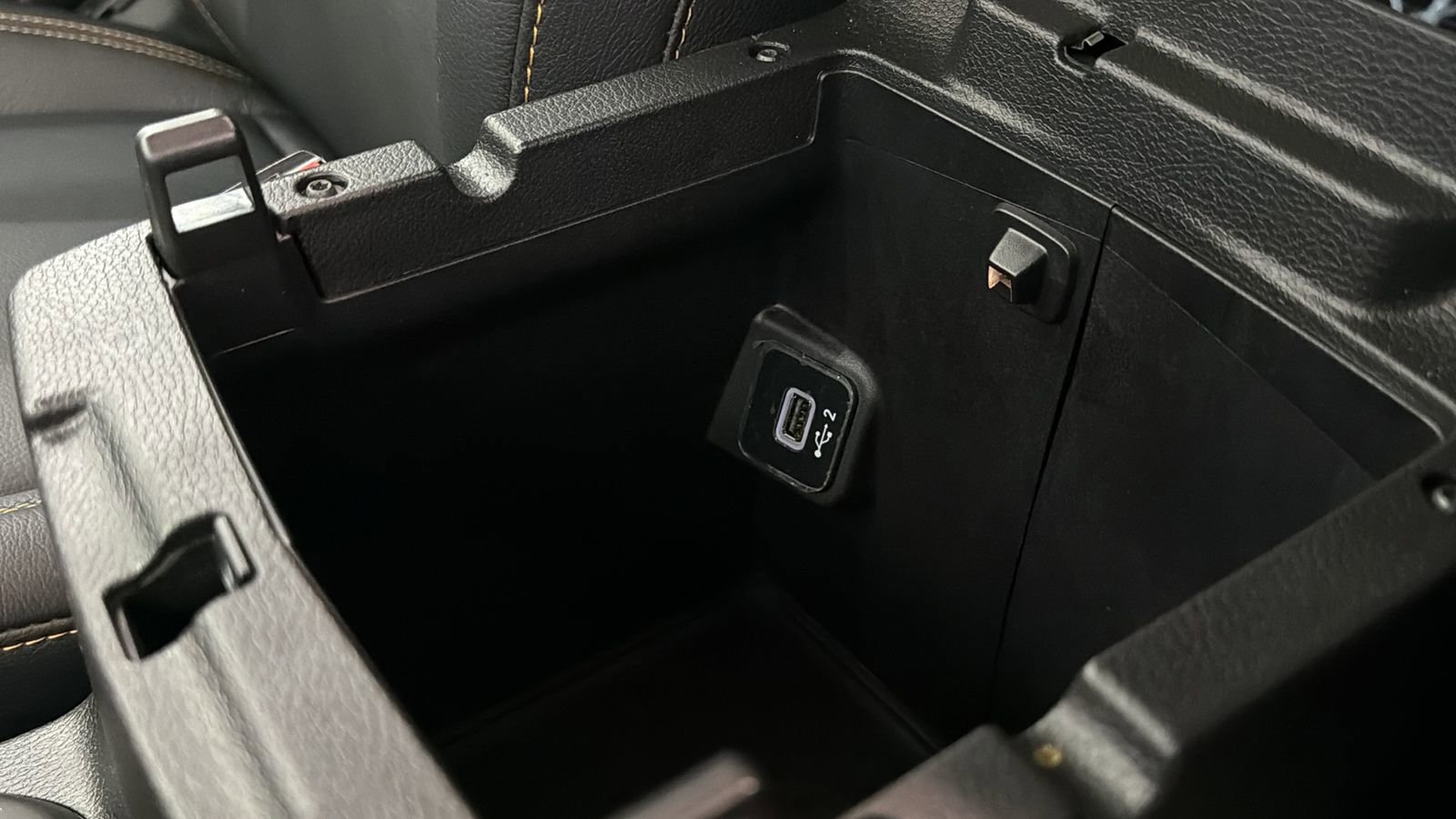 Used 2025 Jeep Wrangler Unlimited Sahara AWD/4WD image 25