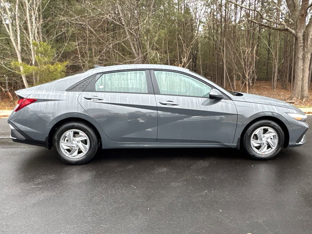 New 2026 Hyundai Elantra SE image 6