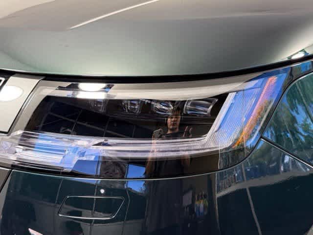 New 2027 Land Rover Range Rover Long Wheelbase SE AWD/4WD image 12