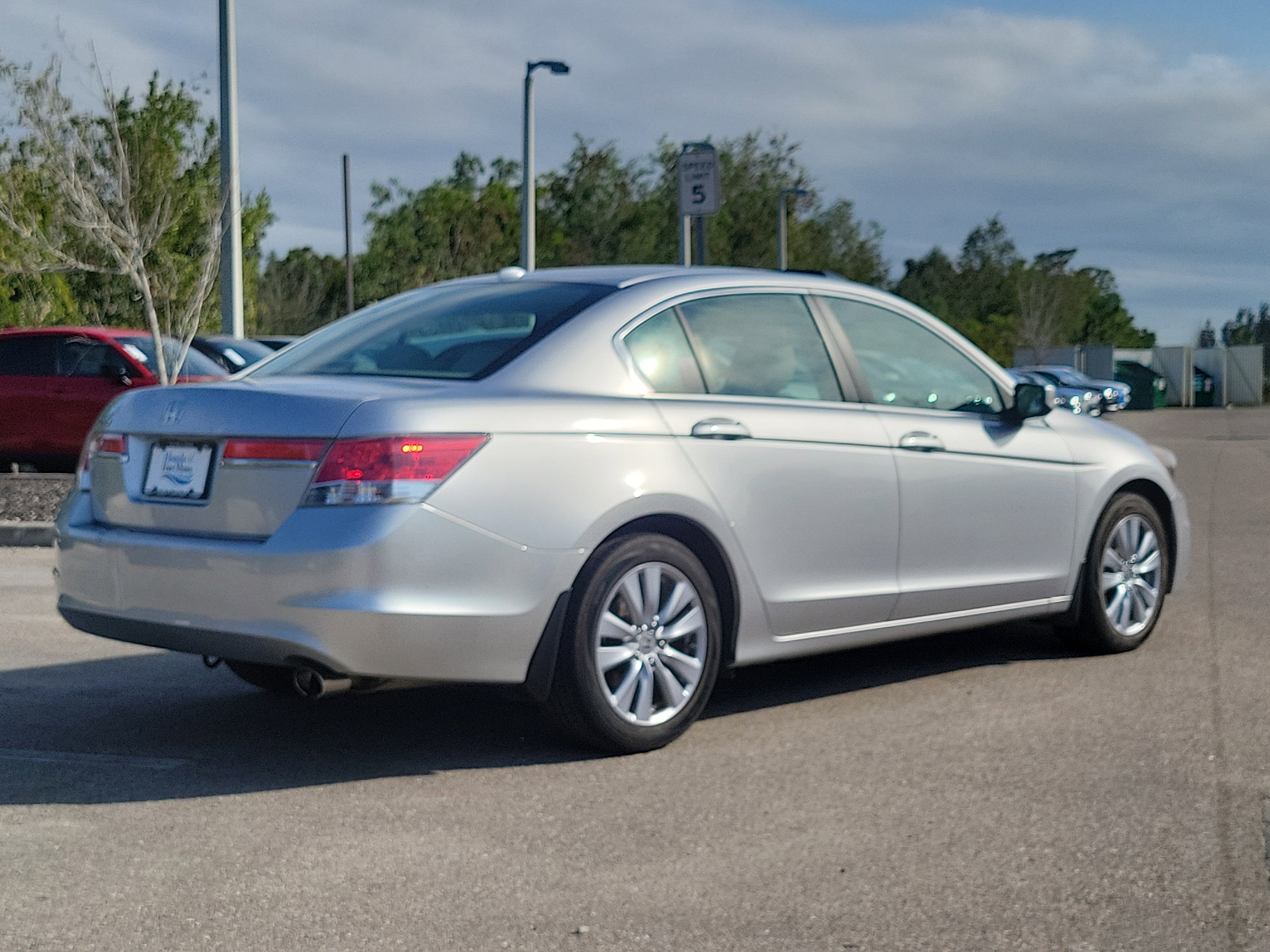 Used 2011 Honda Accord EX-L image 6