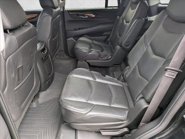 Used 2015 Cadillac Escalade Luxury AWD/4WD image 18