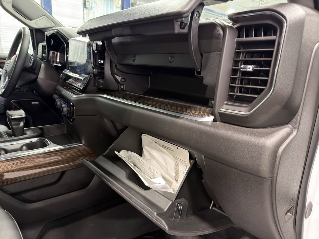 Used 2025 Chevrolet Silverado 1500 RST image 17