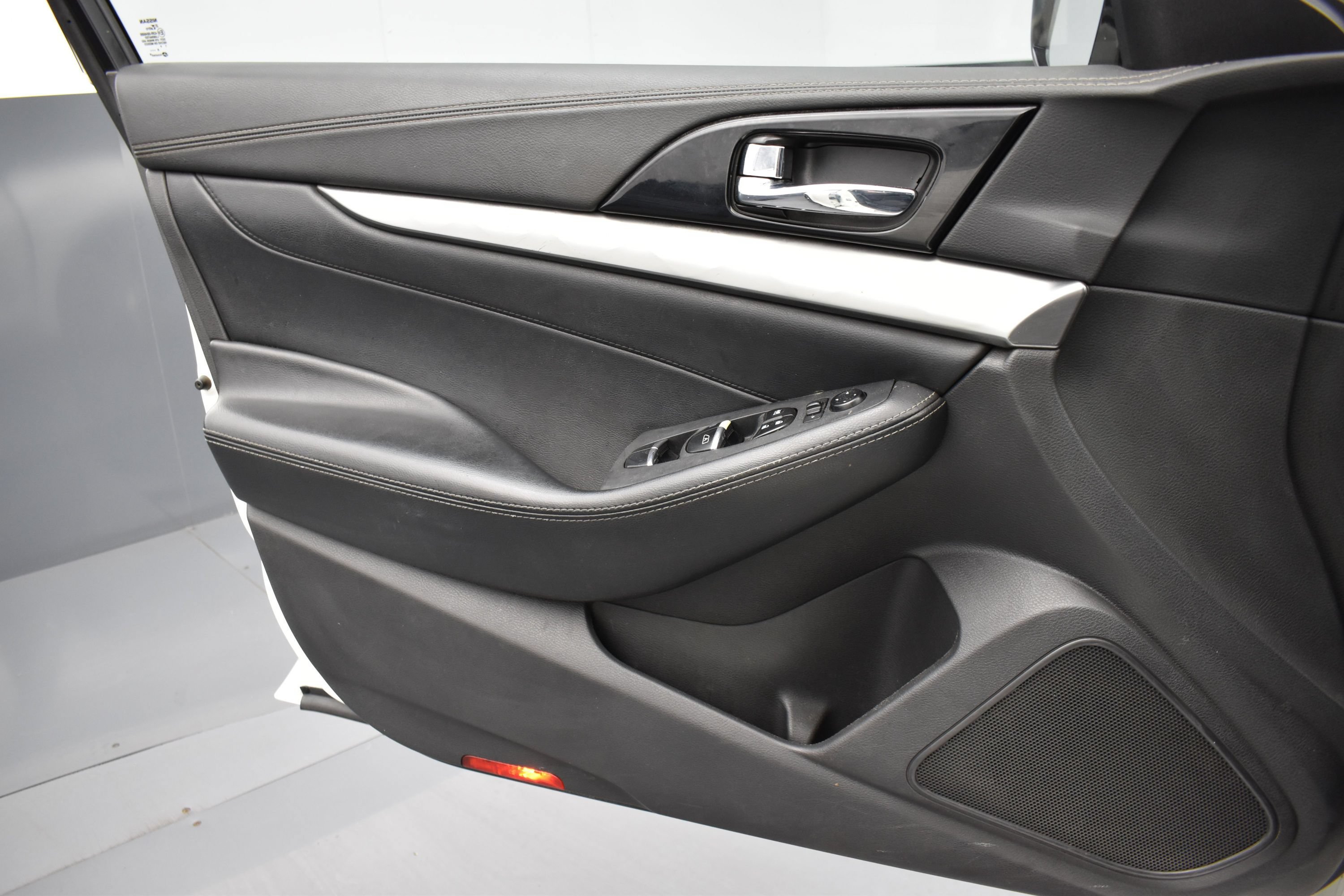 Used 2020 Nissan Maxima 3.5 SV w/ Floor Mat Group FWD image 8