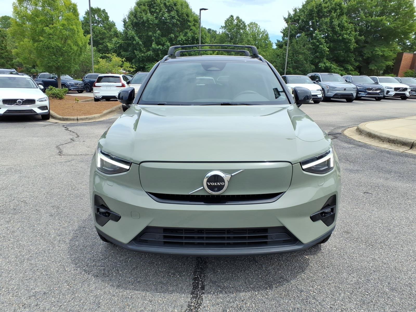 Used 2023 Volvo XC40 Recharge Ultimate w/ Protection Package Premier AWD/4WD image 10