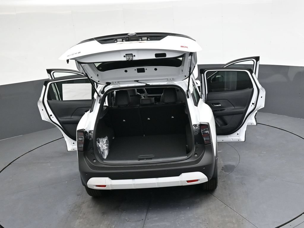 New 2026 Nissan Kicks SR w/ Cold Weather Package FWD image 46