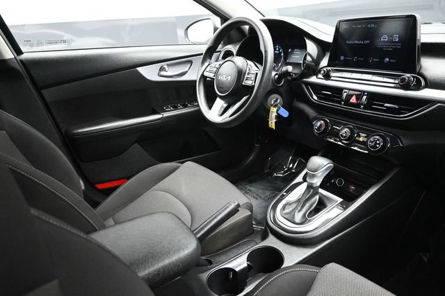 Used 2024 Kia Forte LXS w/ LXS Technology Package FWD image 16