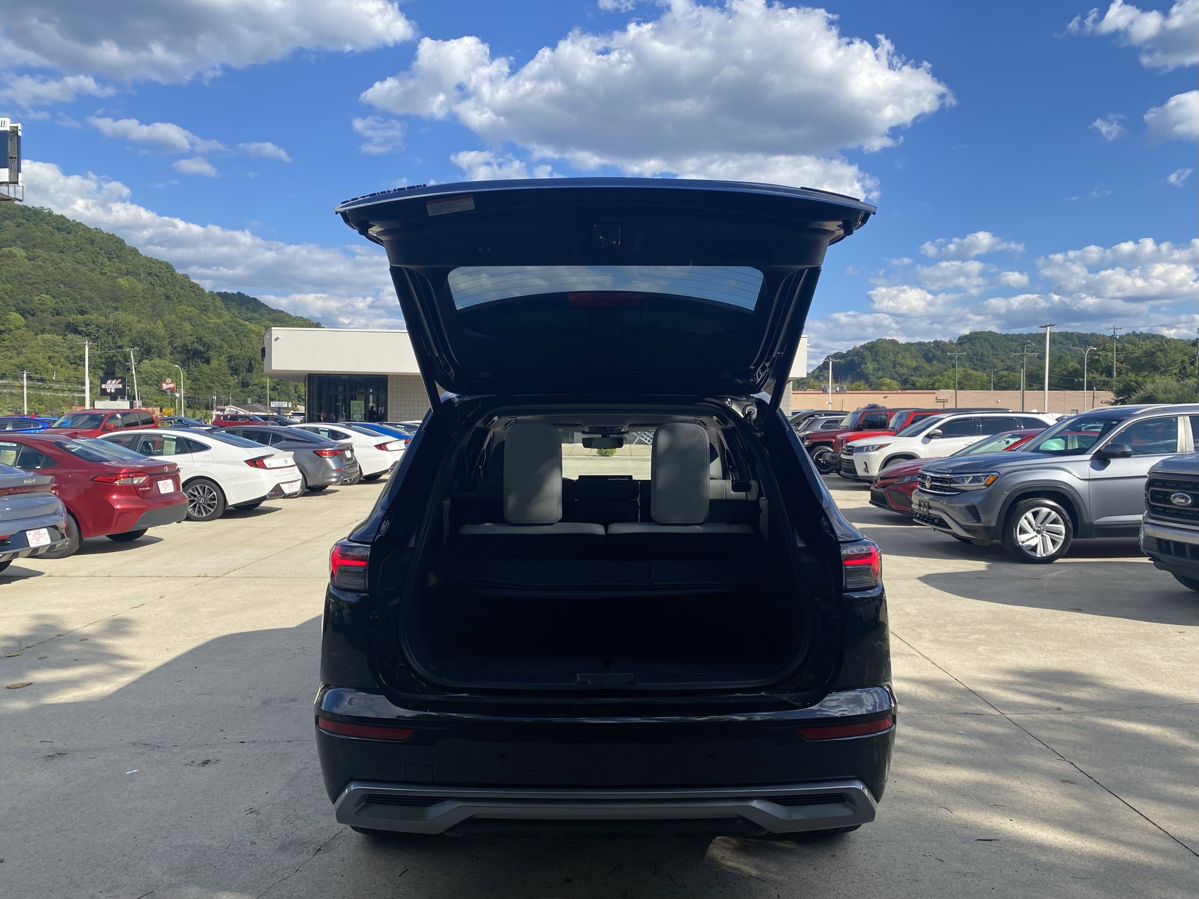 New 2025 Mitsubishi Outlander AWD image 27