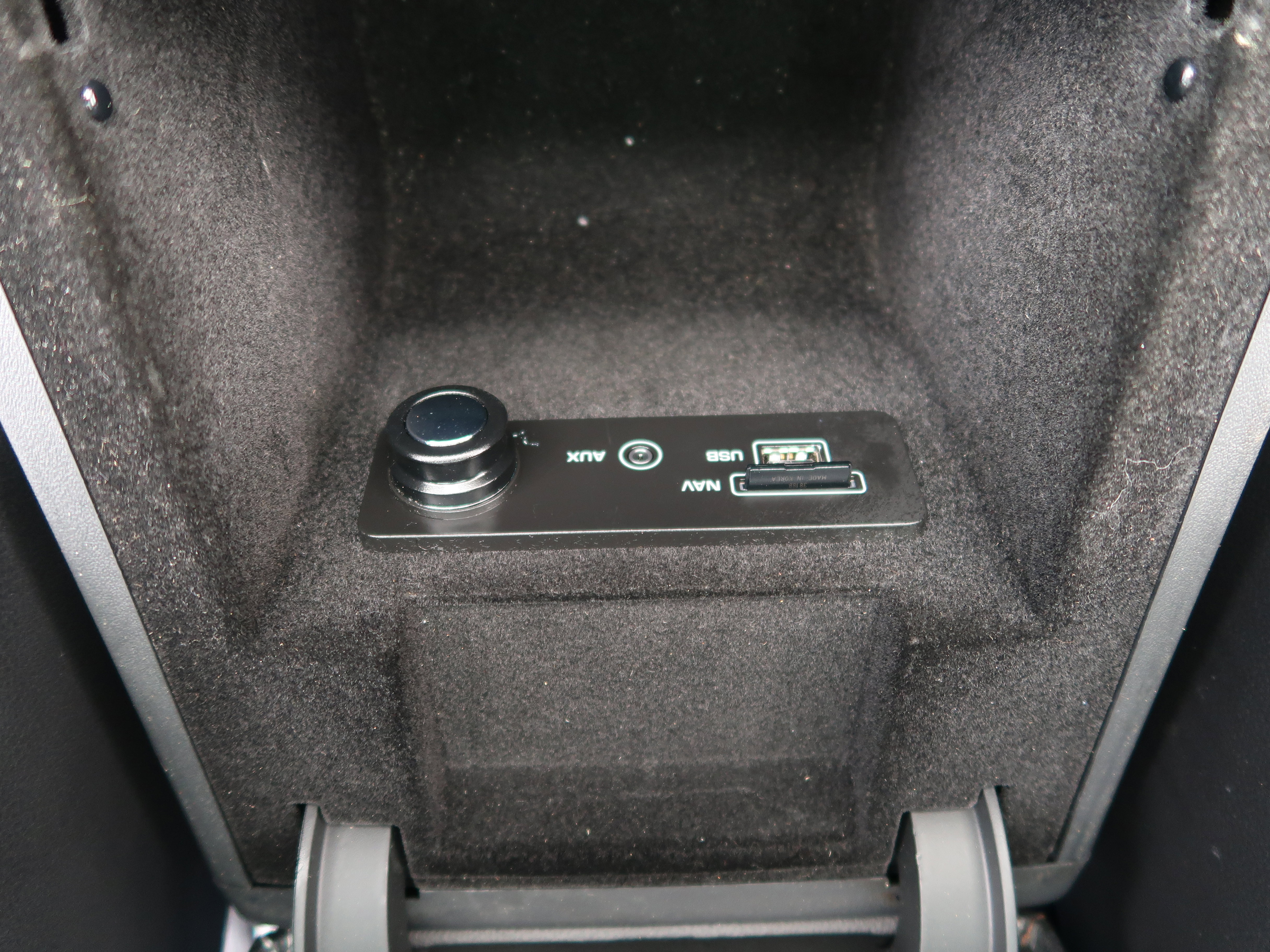 Used 2016 Jaguar XF S RWD image 24