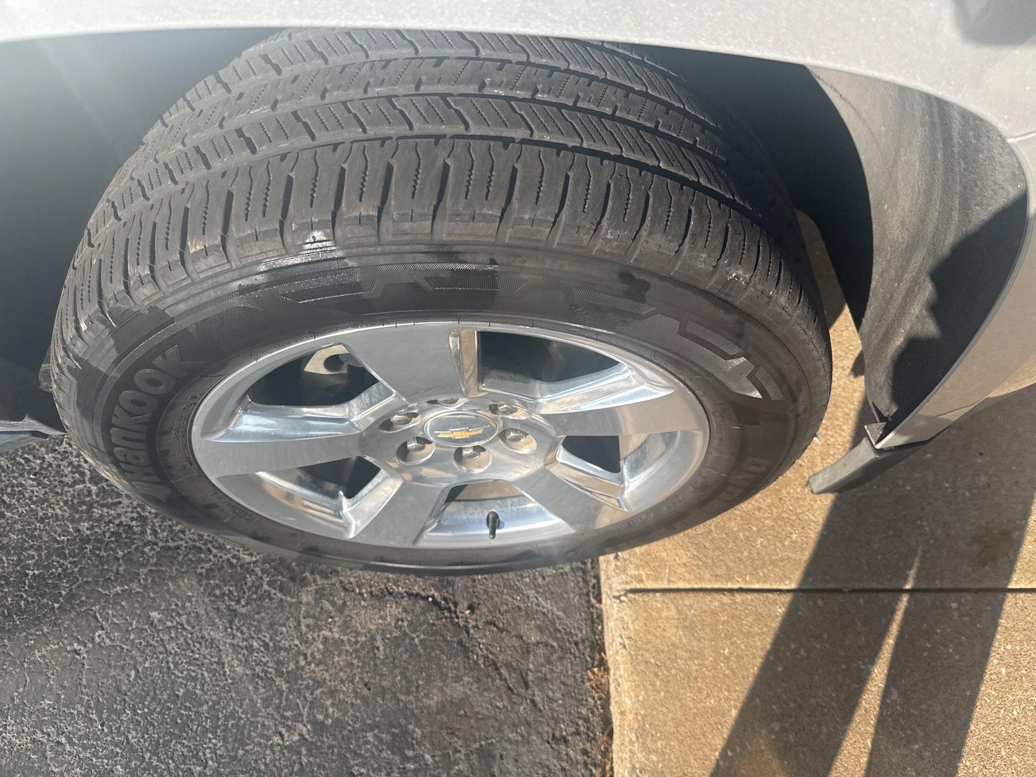 Used 2017 Chevrolet Suburban LT image 6