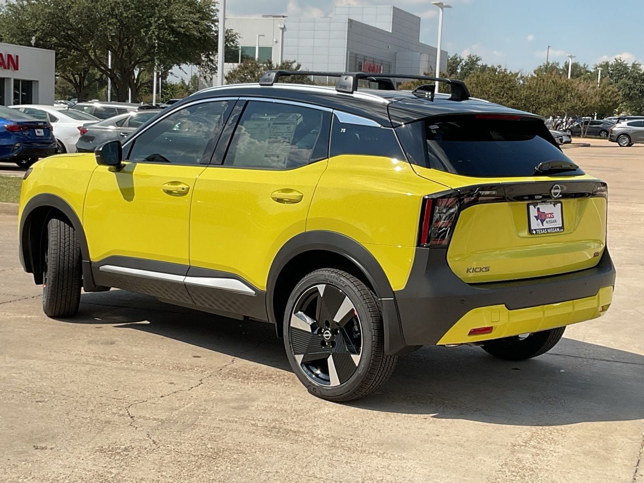 New 2026 Nissan Kicks SR FWD image 7