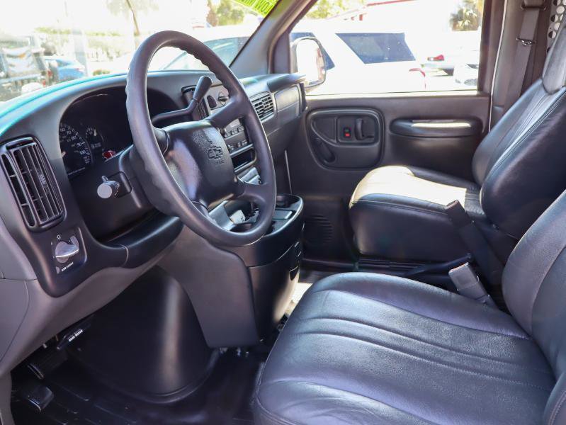 Used 2002 Chevrolet Express 1500 1500 135 WB RWD image 10