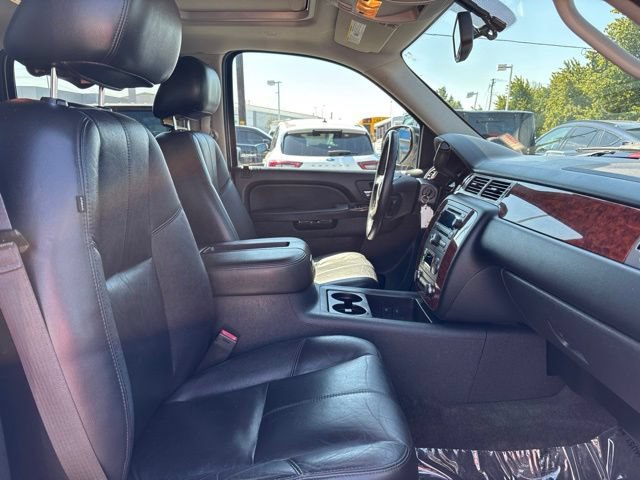 Used 2014 Chevrolet Suburban LT AWD/4WD image 10