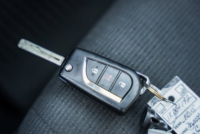 Used 2018 Toyota C-HR XLE image 36