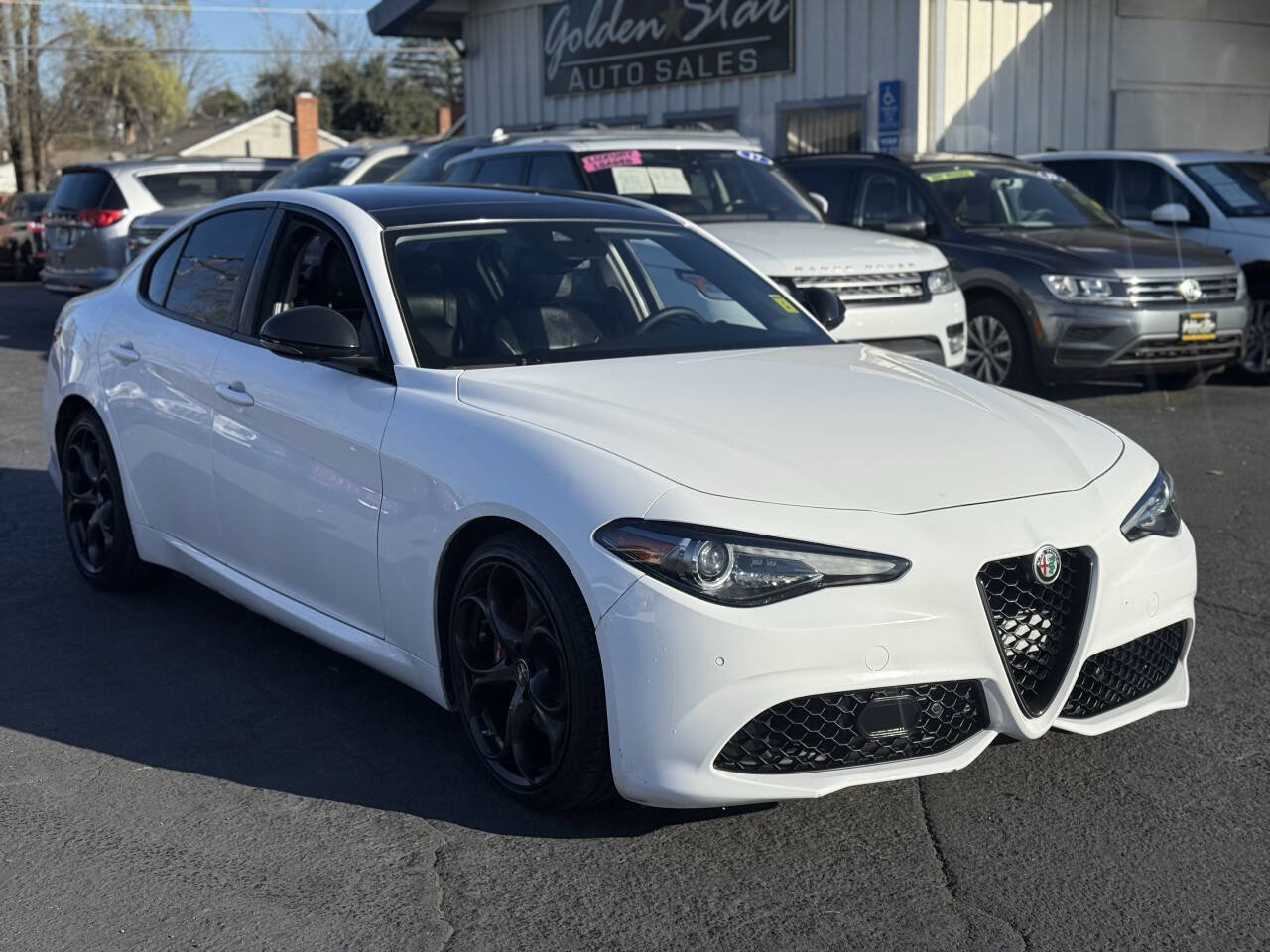 Used 2019 Alfa Romeo Giulia w/ Quick Order Package 22K Sport image 9