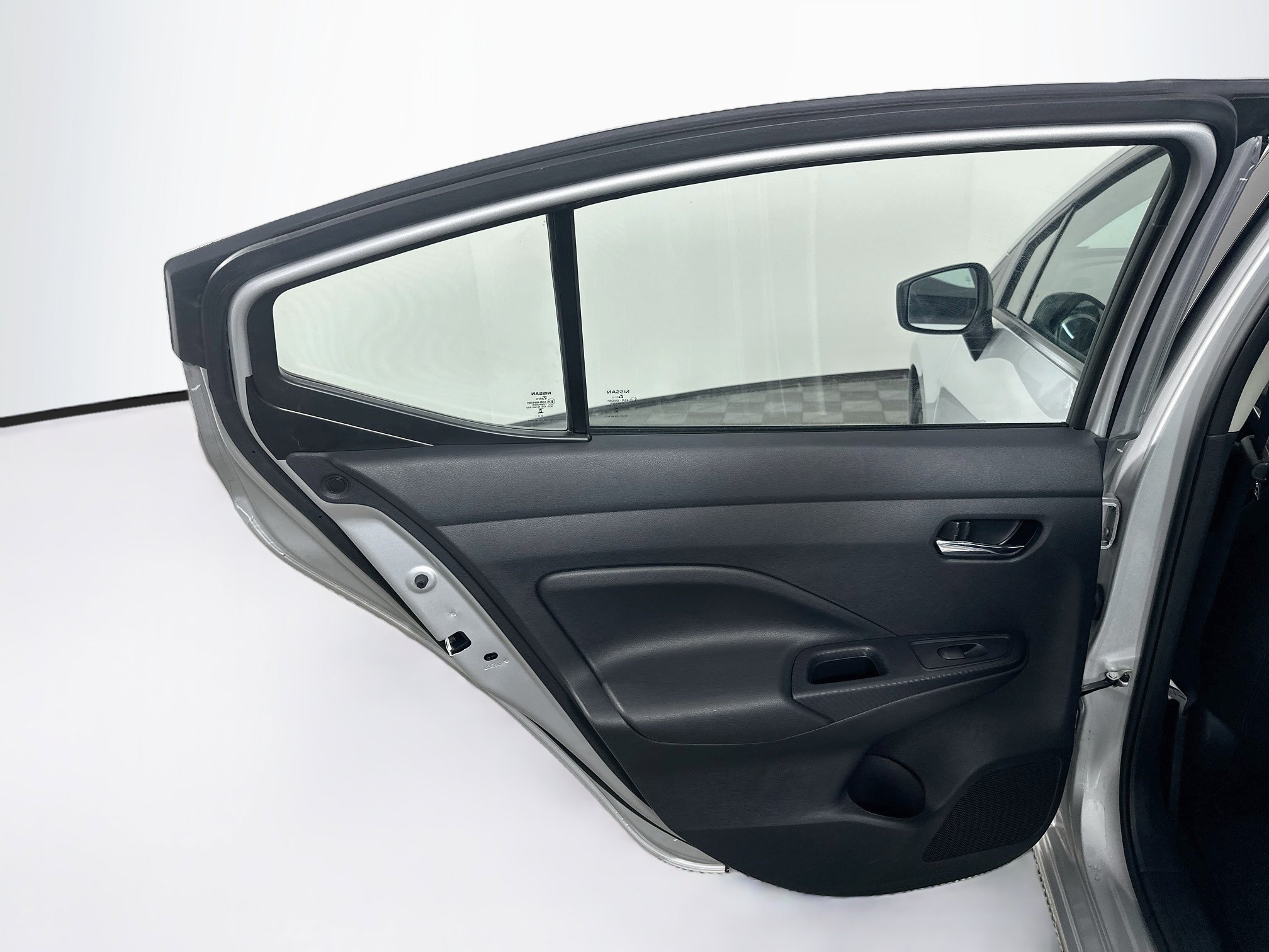 Used 2025 Nissan Versa SV FWD image 26