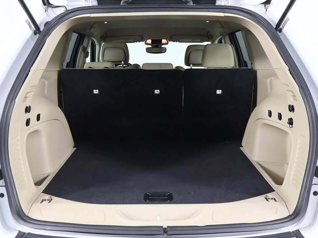 Used 2022 Jeep Grand Cherokee Laredo E image 17