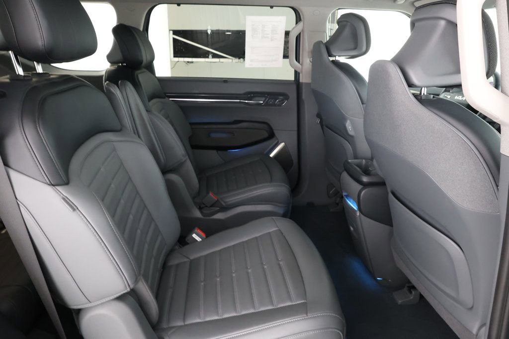 Used 2024 Kia EV9 Land image 25