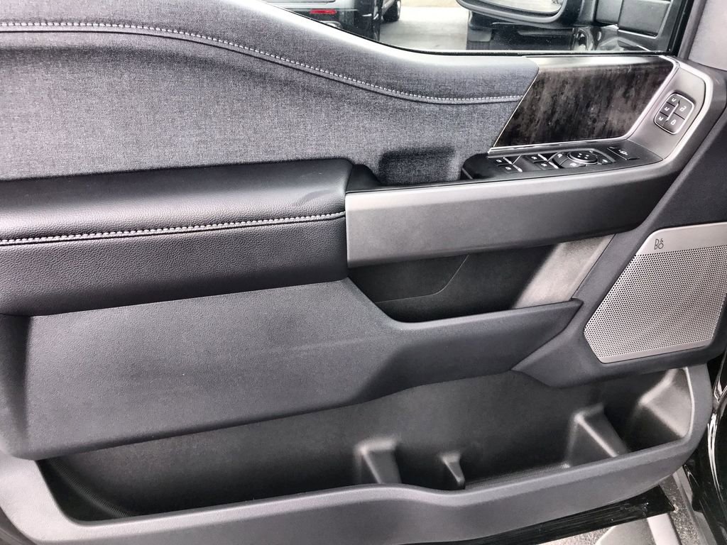 New 2026 Ford F250 Lariat w/ Chrome Package image 13