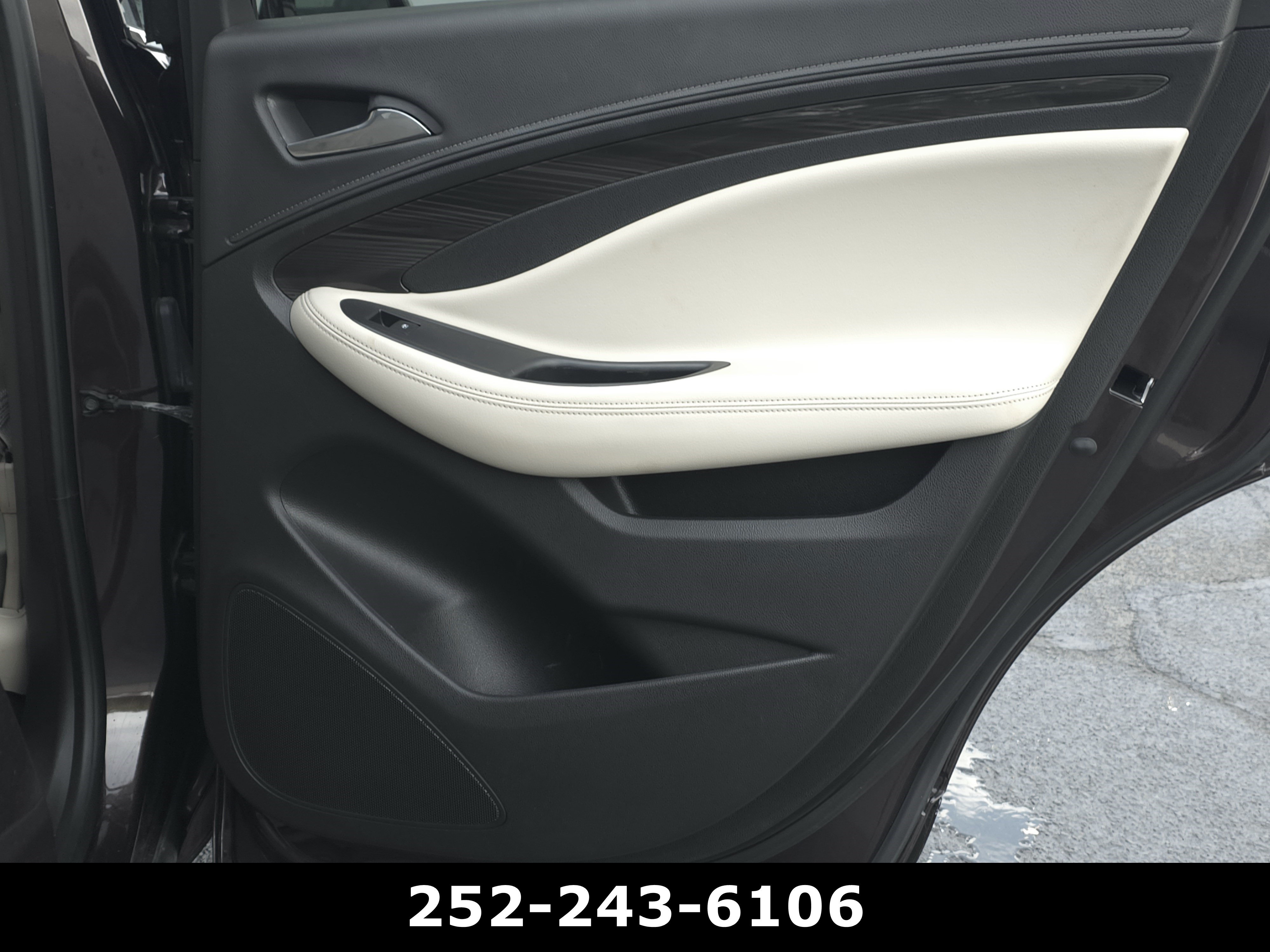 Used 2020 Buick Envision Essence FWD image 36