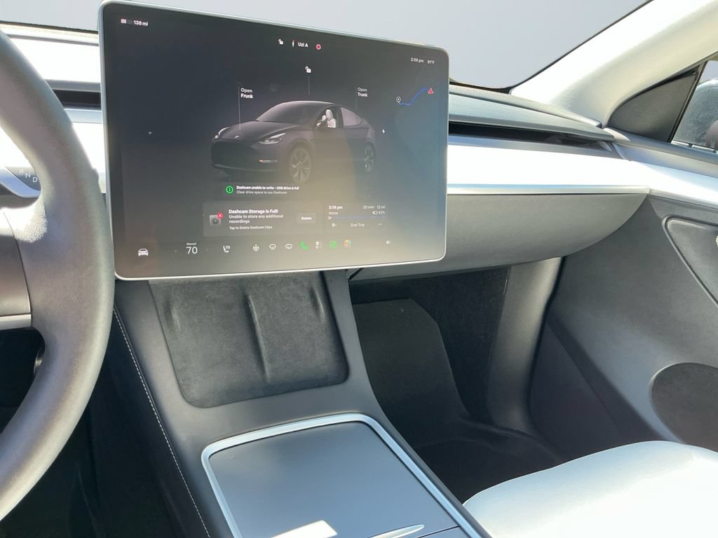 Used 2024 Tesla Model Y Long Range RWD image 12