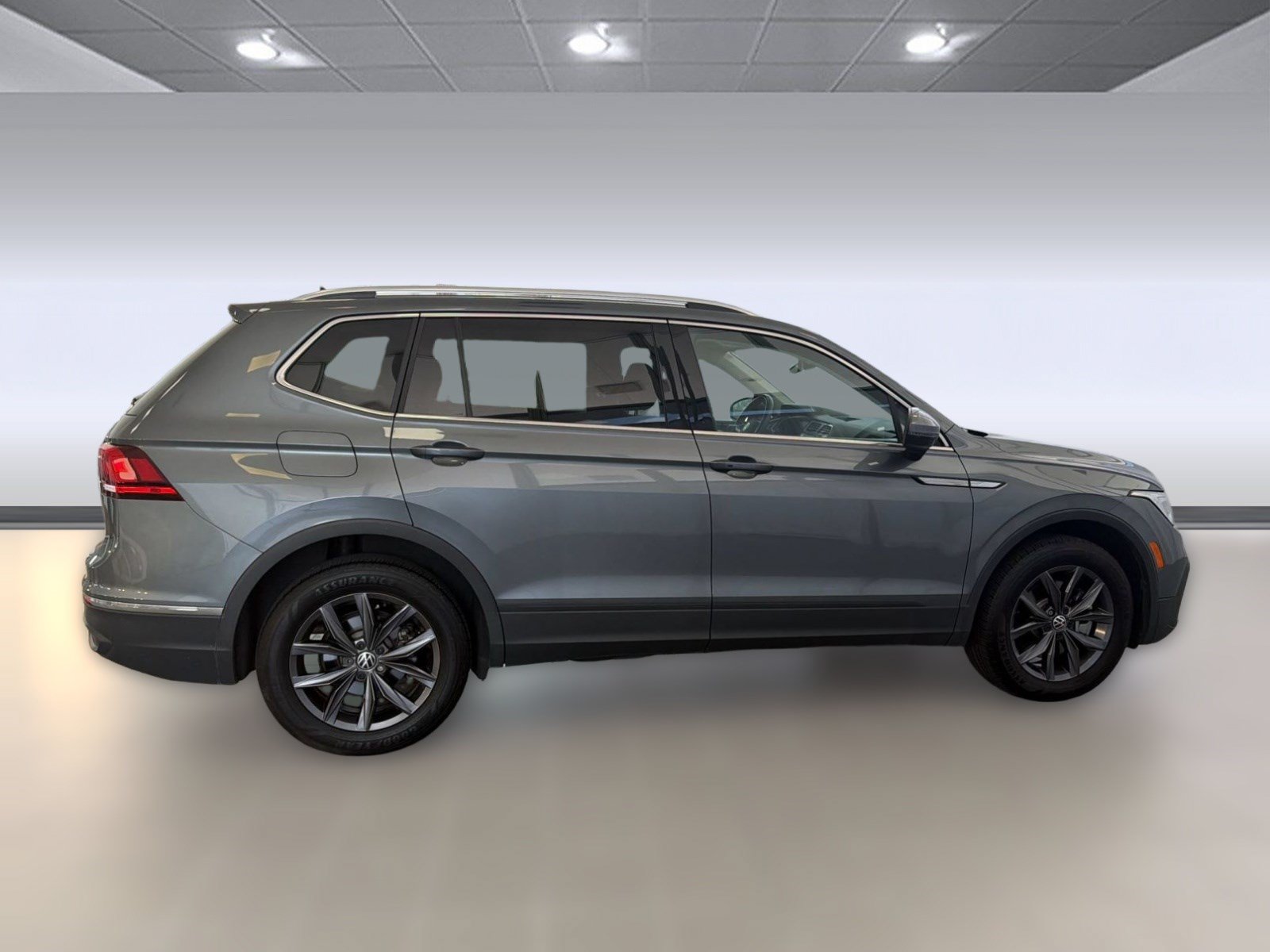 Used 2023 Volkswagen Tiguan SE FWD image 8