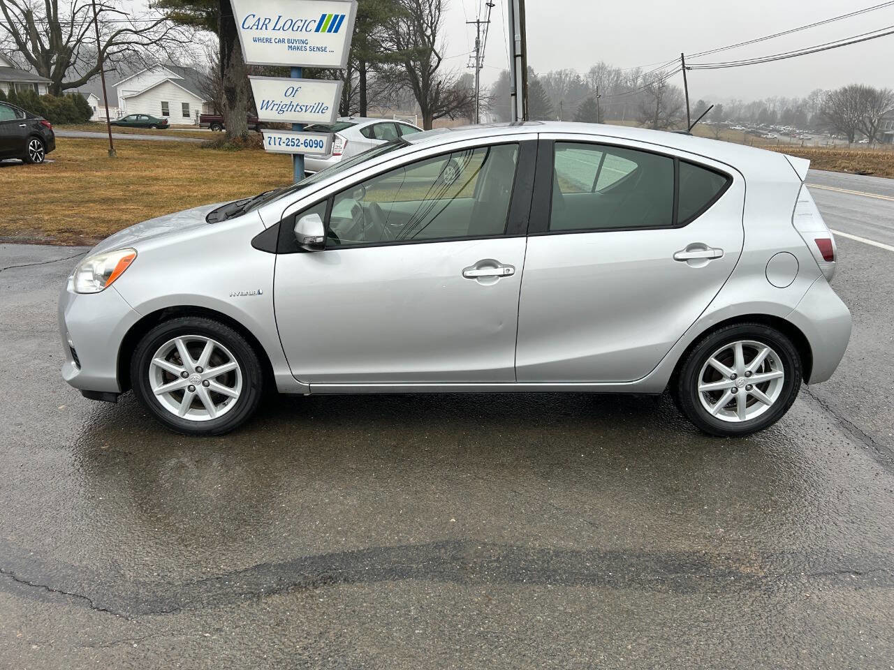 Used 2012 Toyota Prius C Three image 7
